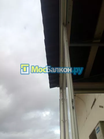 Крыша на балконе в Троицке монтаж и ремонт по выгодной цене от МосБалкон