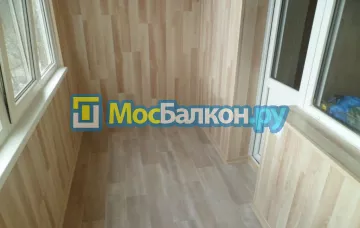 Отделка балкона и лоджии пластиковыми ПВХ панелями в Троицке от компании МосБалкон
