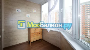 Отделка балкона и лоджии пластиковыми ПВХ панелями в Троицке от компании МосБалкон