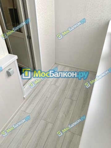 Отделка балкона и лоджии пластиковыми ПВХ панелями в Троицке от компании МосБалкон