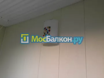 Отделка балкона и лоджии пластиковыми ПВХ панелями в Троицке от компании МосБалкон