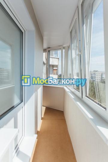 Остекление и отделка балконов в Братеево