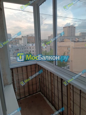 Крыша на балконе в Троицке монтаж и ремонт по выгодной цене от МосБалкон