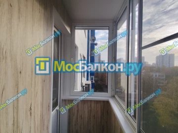 Отделка балкона и лоджии пластиковыми ПВХ панелями в Троицке от компании МосБалкон