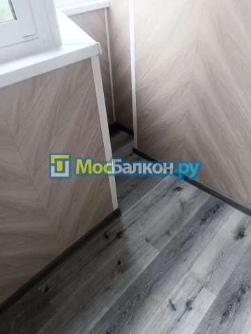 Отделка балкона и лоджии пластиковыми ПВХ панелями в Троицке от компании МосБалкон