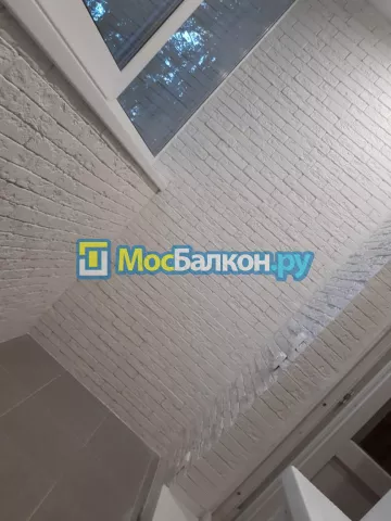 Цена на отделку лоджии декоративным камнем в Москве
