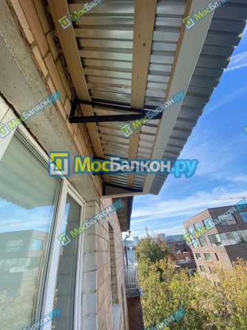 Крыша на балконе в Троицке монтаж и ремонт по выгодной цене от МосБалкон