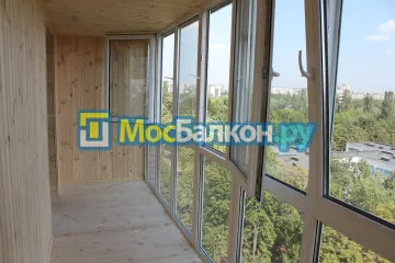 Отделка балкона и лоджии пластиковыми ПВХ панелями в Троицке от компании МосБалкон