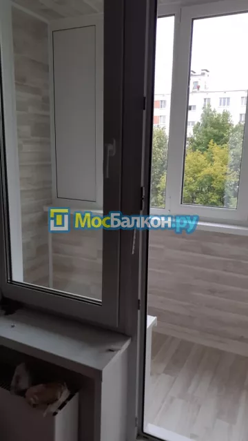 Отделка балконов ламинатом в Москве цены под ключ от МосБалкон