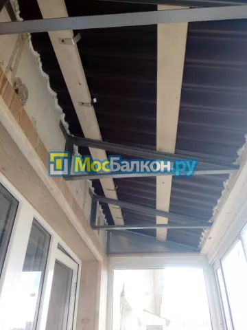 Крыша на балконе в Троицке монтаж и ремонт по выгодной цене от МосБалкон