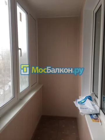 Отделка балкона и лоджии пластиковыми ПВХ панелями в Троицке от компании МосБалкон
