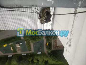 Крыша на балконе в Троицке монтаж и ремонт по выгодной цене от МосБалкон