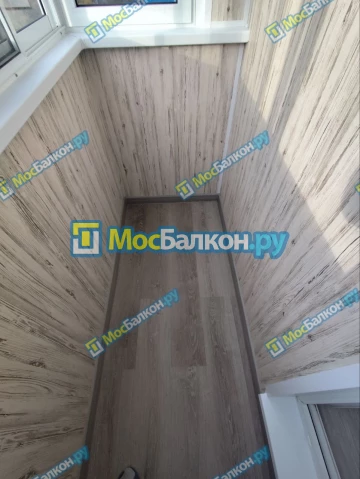 Отделка балкона и лоджии пластиковыми ПВХ панелями в Троицке от компании МосБалкон
