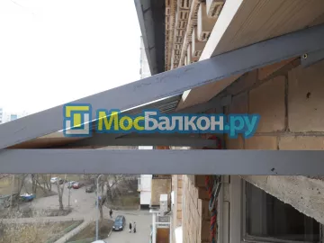 Крыша на балконе в Троицке монтаж и ремонт по выгодной цене от МосБалкон