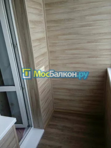 Отделка балкона и лоджии пластиковыми ПВХ панелями в Троицке от компании МосБалкон
