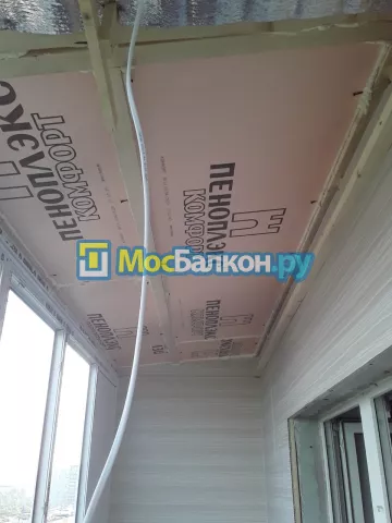 Крыша на балконе в Троицке монтаж и ремонт по выгодной цене от МосБалкон