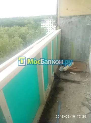 Установка каркасов для остекления балконов - компания МосБалкон в Москве