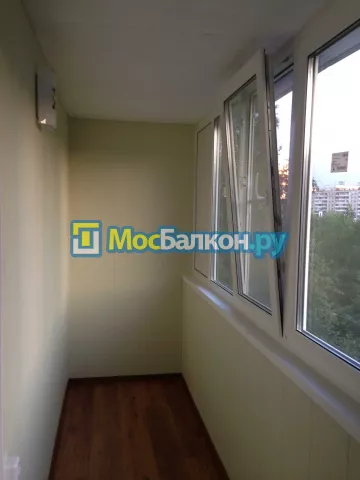 Отделка балкона и лоджии пластиковыми ПВХ панелями в Троицке от компании МосБалкон