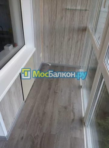 Отделка балкона и лоджии пластиковыми ПВХ панелями в Троицке от компании МосБалкон